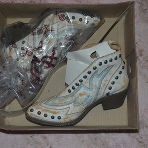 Circle G ankle boots NIB. Size 9.5 white with multi color design and brass studs